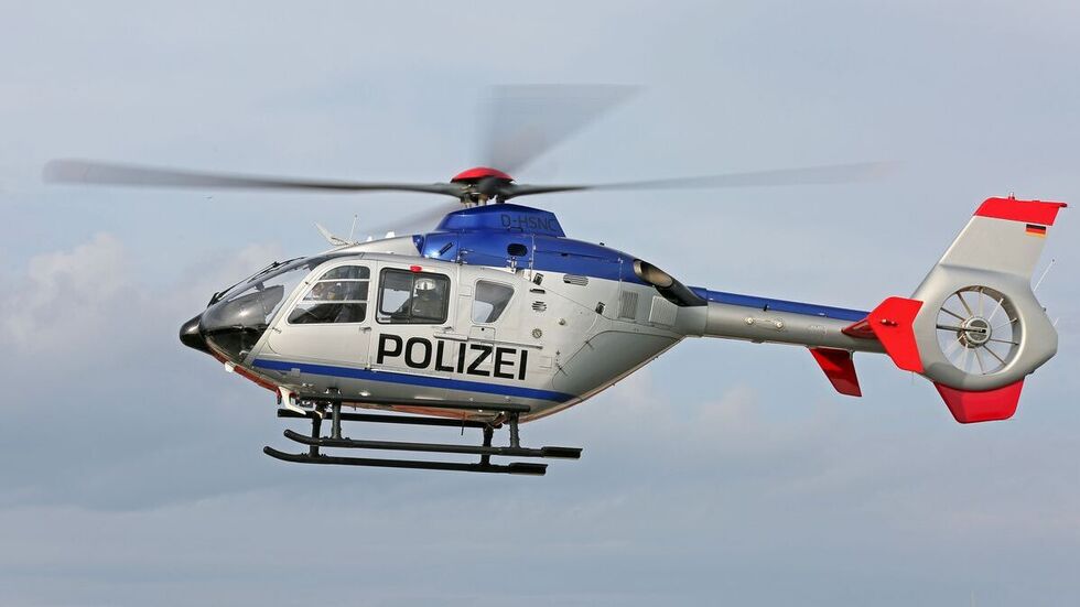 Der Polizeihubschrauber kreiste am Donnerstag über Zwickau. 