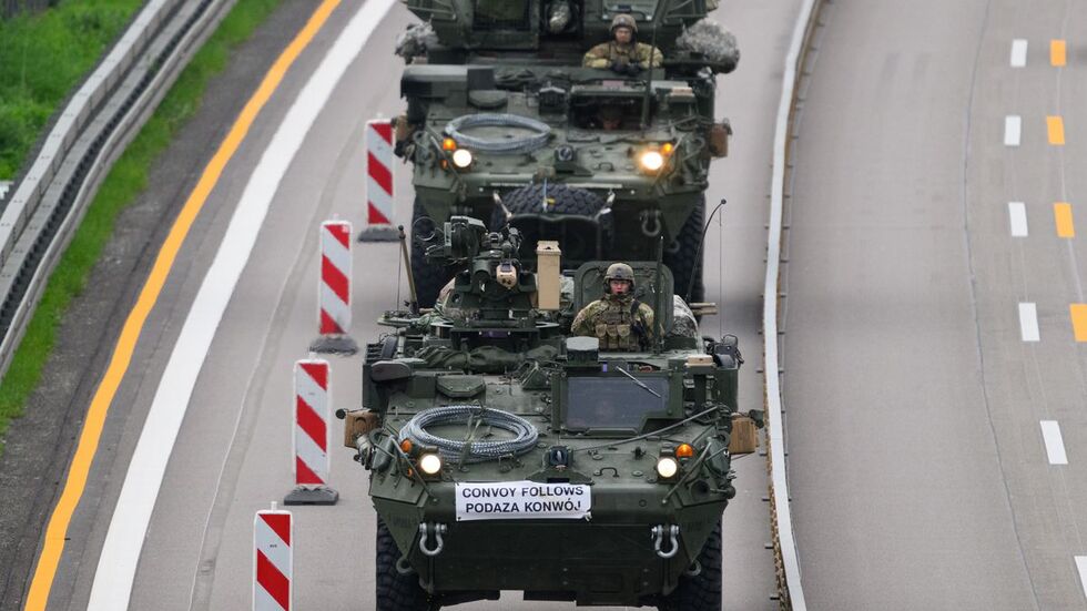 US-Militärfahrzeuge fahren am Mittwochmorgen auf A4 bei Dresden entlang. US-amerikanische Streitkräfte hatten in Polen an der Nato Übung „Griffin Shock“ teilgenommen.