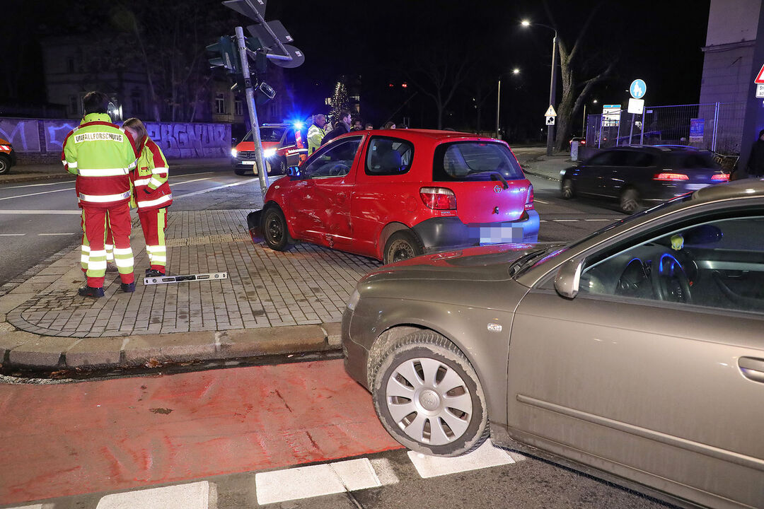 Stau nach Unfall am Bahnhof DresdenNeustadt Antenne Sachsen