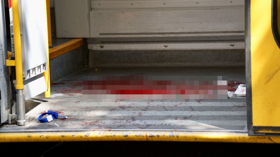 Der Tatort in einer Straßenbahn der Linie 7.