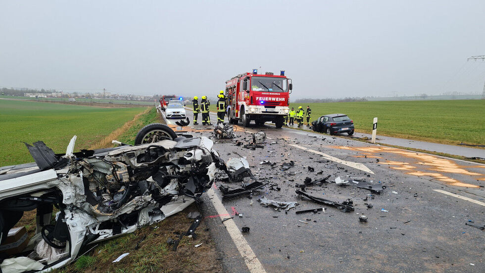 Die Unfallstelle - ein einziges Trümmerfeld.