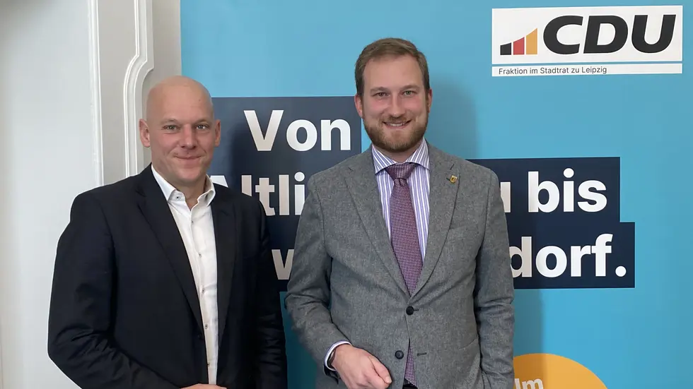CDU-Stadtrat Michael Weickert (36, re.) mit seinem Stadtrats-Kollegen Falk Dossin.