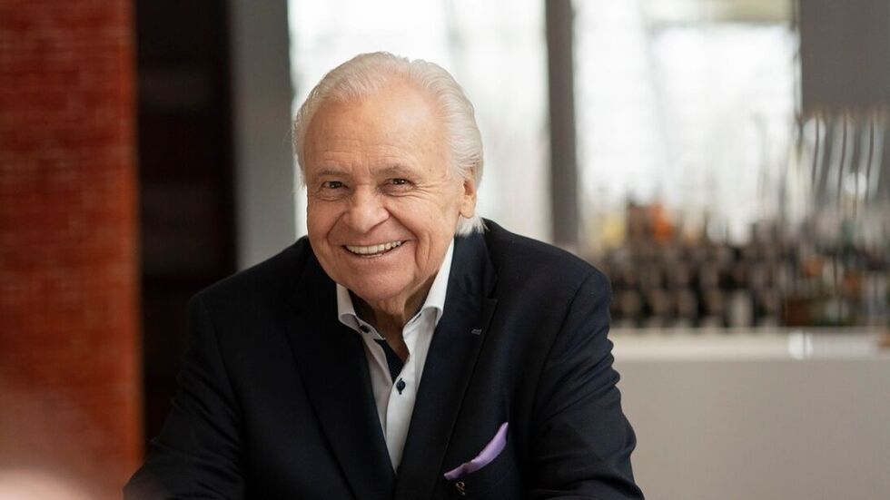 "Koch des Jahrhunderts" - Eckart Witzmann gibt Kulinarik-Bibliothek nach Dresden