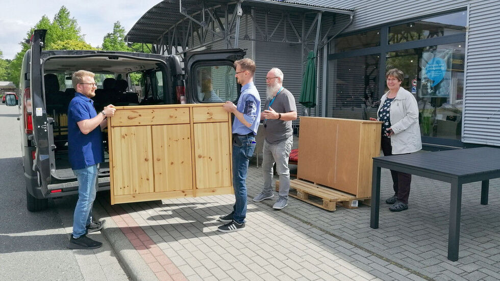 Für die im SOS-Kinderdorf untergekommene ukrainische Pfegefamilie wurden mit dem KKG-Geld Möbel angeschafft.