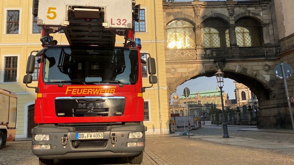 Die Feuerwehr rückte am Ostersonntag zu einem Brand in der Dresdner Altstadt aus.