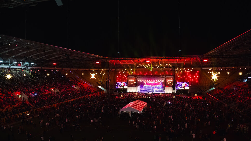 Blick in das Rudolf-Harbig-Stadion.