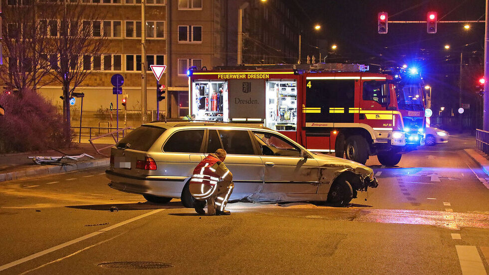 Der BMW am Unfallort.