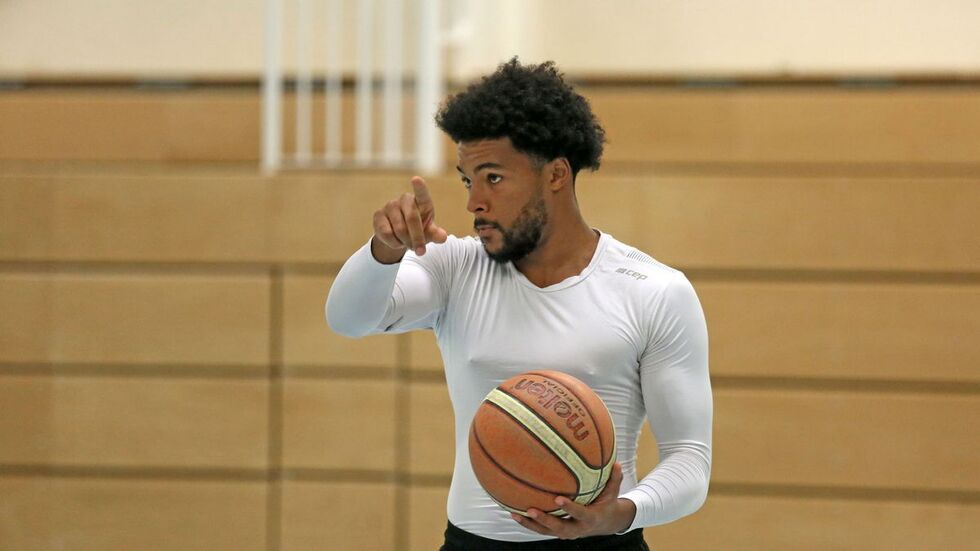 Jevon Perschnick führt die GGZ Baskets in dieser Saison als Kapitän aufs Spielfeld.