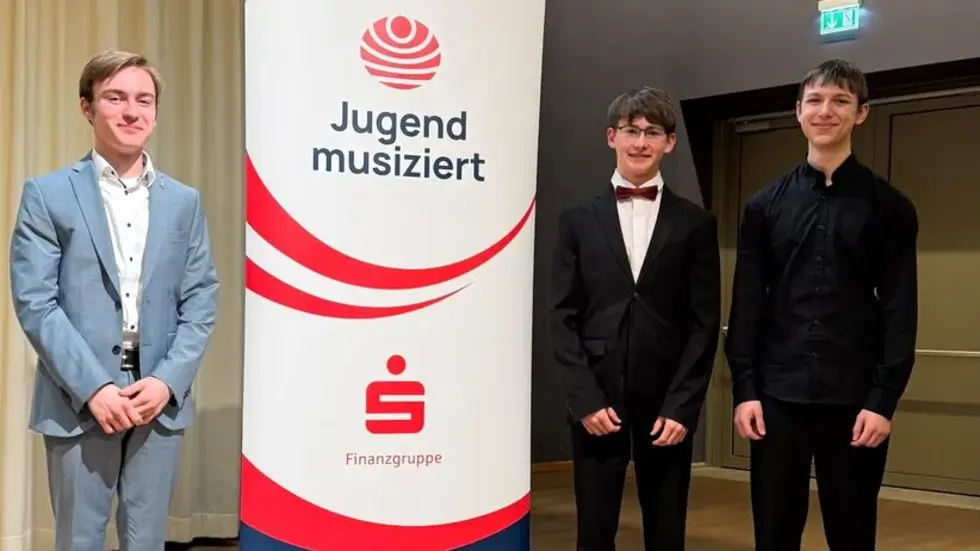 Erfolgreiche Pianisten: Tobias Gruner und Timo Rößler mit dem 1. Preis und Manuel Scheffler mit dem 2. Preis (v.l.n.r.) 