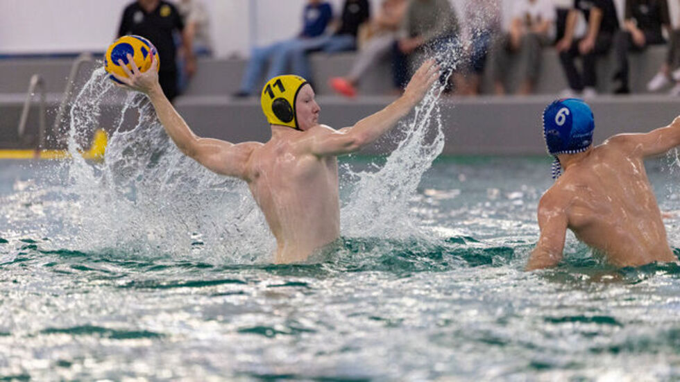 Der neunfache Torschütze Justus Schneider holt zum Wurf aus. Der neunfache Torschütze Justus Schneider holt zum Wurf aus.