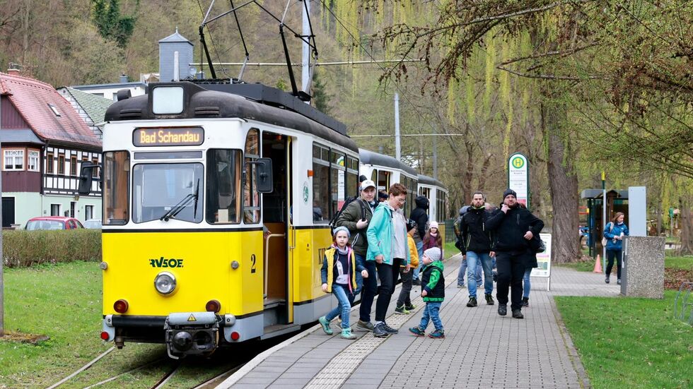 Die Kirnitzschtalbahn ist in die Sommersaison 2022 gestartet. Die Kirnitzschtalbahn ist in die Sommersaison 2022 gestartet.