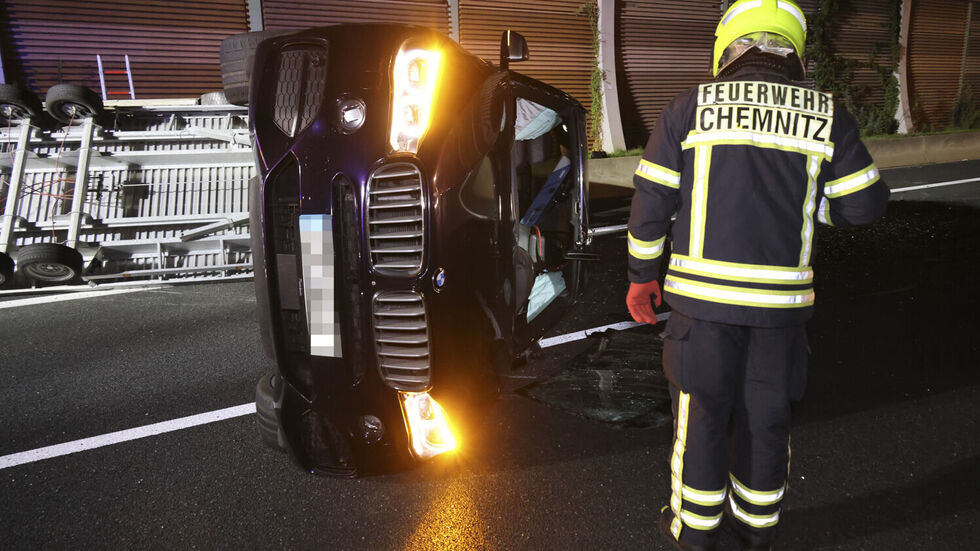 Auch an den Fahrzeugen entstand hoher Sachschaden: laut Polizei 95.000 Euro.