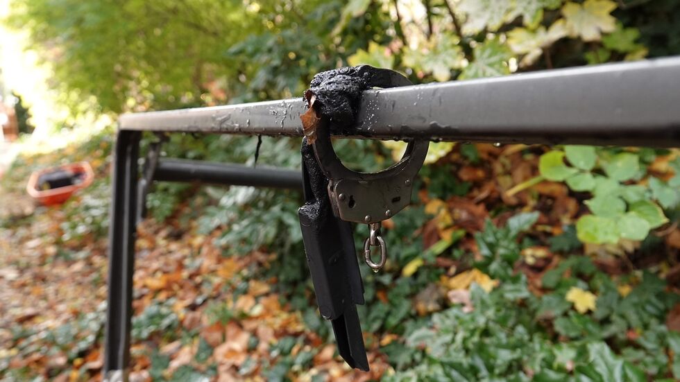 Was geschah da wohl in der Brandwohnung? Was geschah da wohl in der Brandwohnung?