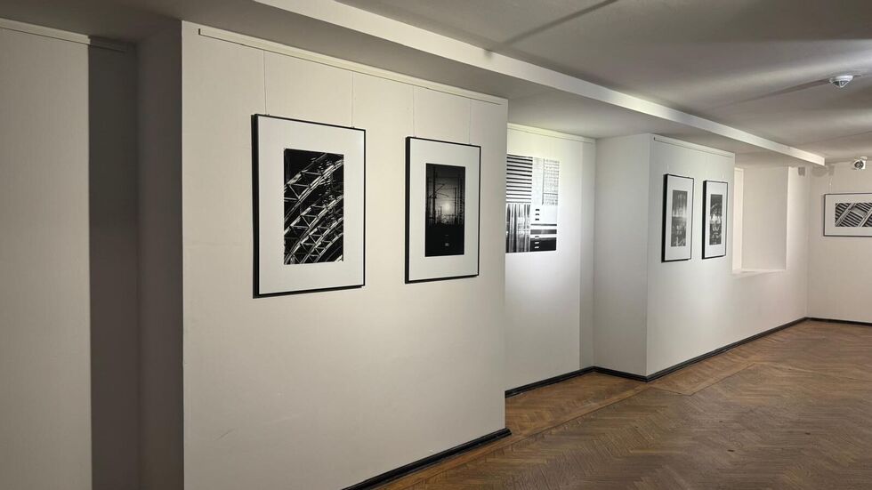 45 seiner Bilder werden ab Dienstagnachmittag im Hauptbahnhof gezeigt - hier einige seiner Werke seiner Ausstellung "Station Looks".