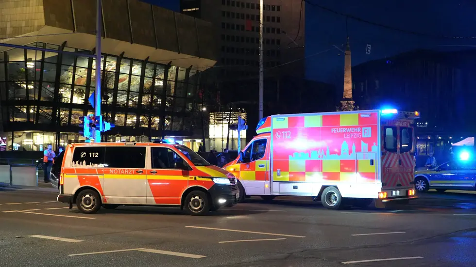 Am frühen Abend des 07.03.26 bricht der Mann plötzlich zusammen. Am frühen Abend des 07.03.26 bricht der Mann plötzlich zusammen.