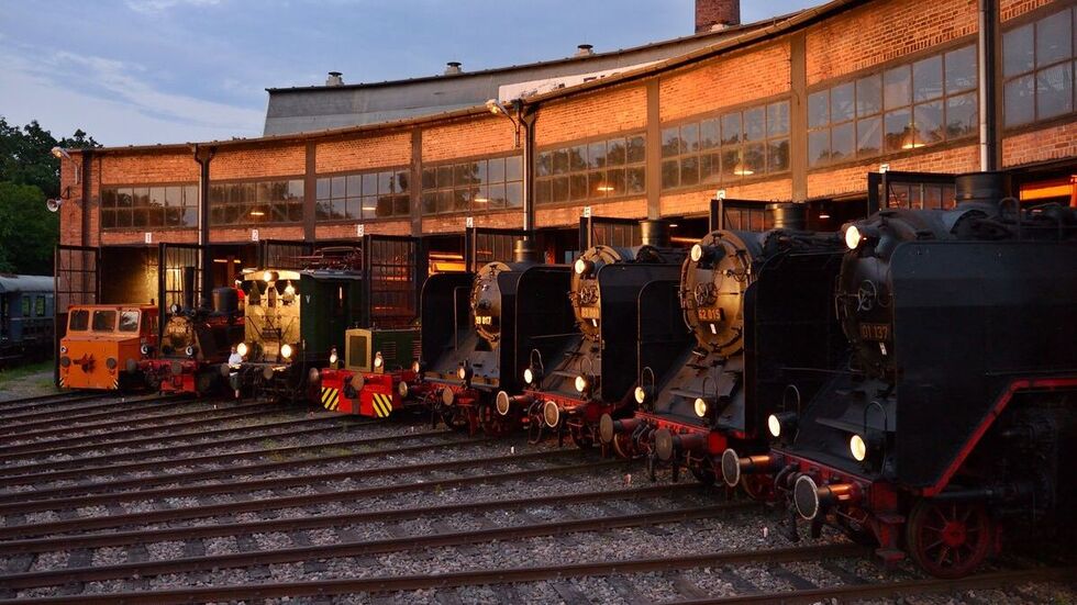 Der Lokschuppen mit alten Loks in Dresden. (Archivbild)
