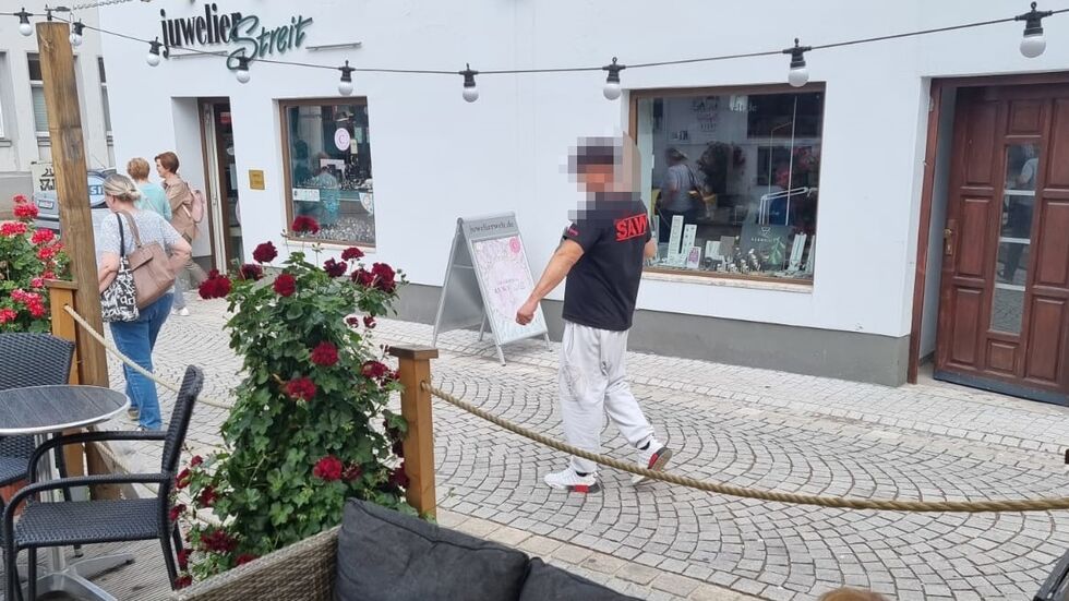 Er soll Passanten beschimpft haben. 