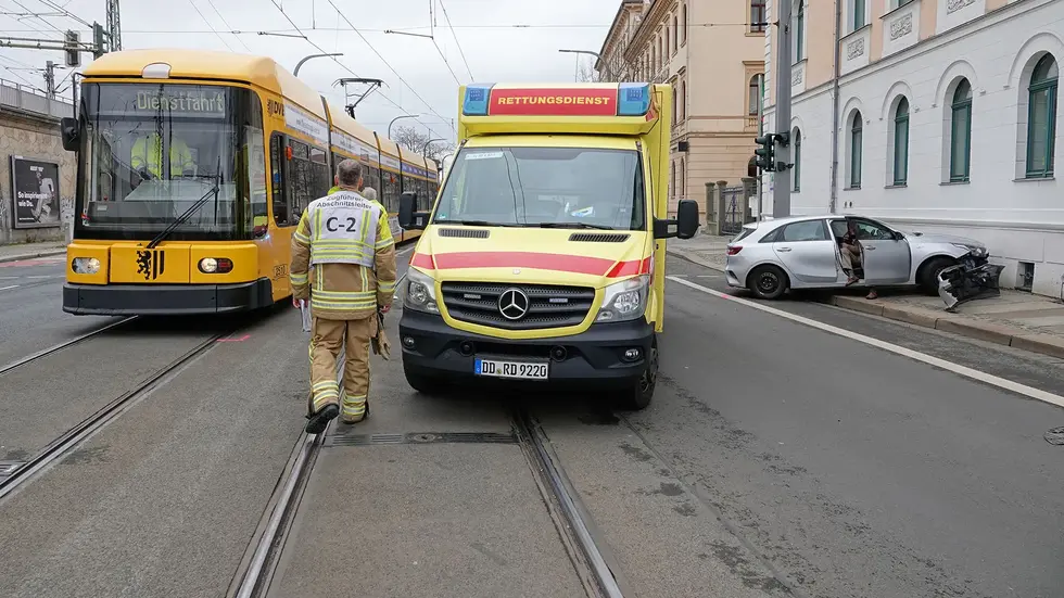 Der Autofahrer hatte offenbar versucht, zu wenden.