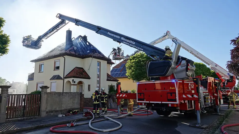 Das Wohnhaus ist nach dem Brand unbewohnbar. Das Wohnhaus ist nach dem Brand unbewohnbar.