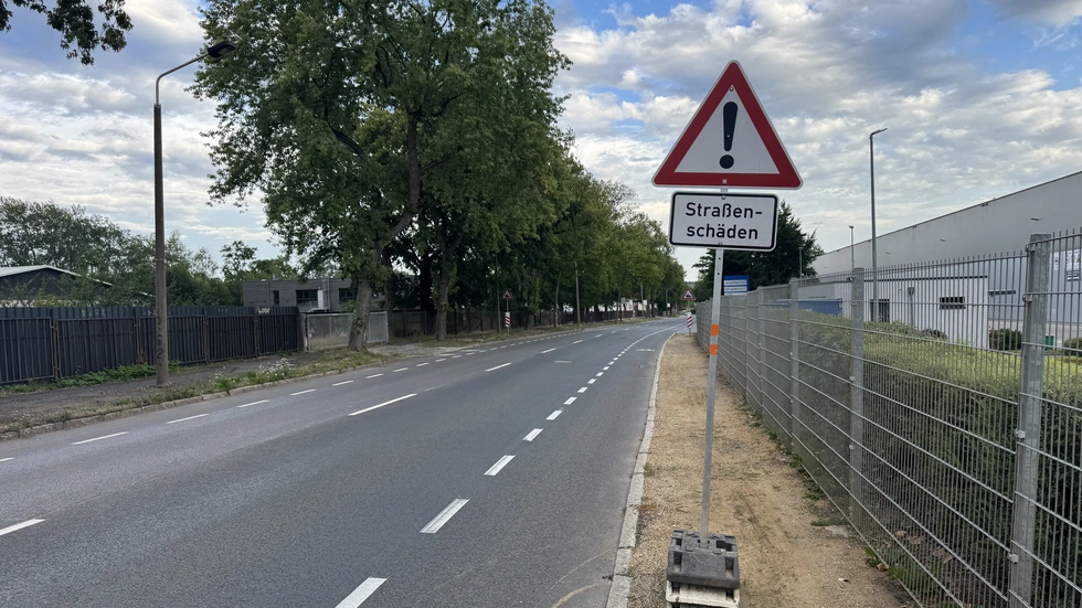 Vor den Straßenschäden wird bereits gewarnt. 