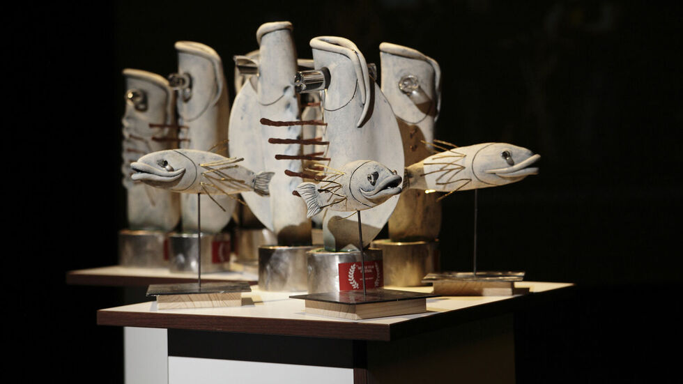 "Neiße-Fische" - die Festivalpreise. Der Hauptpreis ist mit 10.000 Euro dotiert.