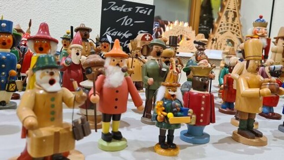 Beim Weihnachtsflohmarkt im Kulturzentrum Erzhammer.