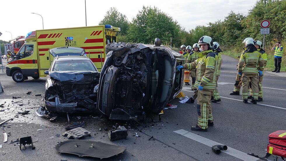 Bei dem Unfall auf der Stuttgarter Straße wurden die Fahrerin und der Fahrer verletzt 