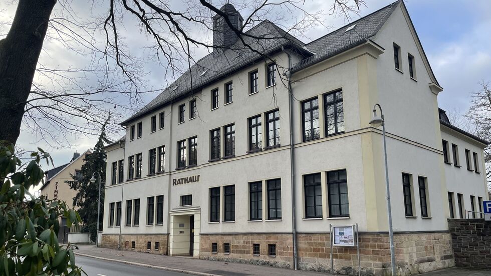 Das Lichtentanner Rathaus  - entweder bleibt dort Tino Obst der Chef oder Frank Herwig löst ihn ab. Das Lichtentanner Rathaus  - entweder bleibt dort Tino Obst der Chef oder Frank Herwig löst ihn ab.