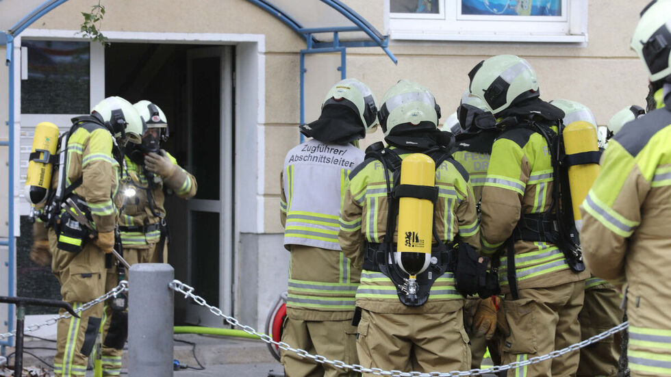 Bereits zum zweiten Mal binnen zwei Tagen mussten die Einsatzkräfte zu dem Mehrfamilienhaus anrücken.