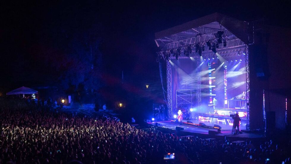 Dresden sieht "Purple": Das Konzert am Freitagabend in der Jungen Garde.