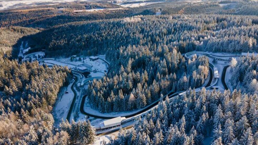 2026 könnten die Olympioniken vielleiht auch im Altenberger Eiskanal unterwegs sein. 2026 könnten die Olympioniken vielleiht auch im Altenberger Eiskanal unterwegs sein.