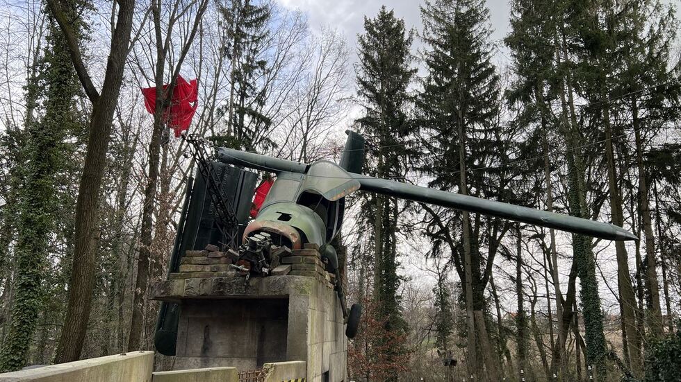 Ein besonderes Highlight der neuen Saison. In Anlehnung an die Jurasic-Park-Filme wurde ein Flugzeugabsturz hinter der "Vergessenen Welt" aufwändig in Szene gesetzt.