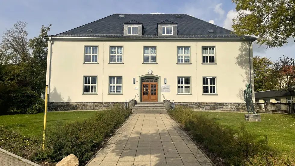 Berufliches Schulzentrum für Bau- und Oberflächentechnik an der Werdauer Straße Berufliches Schulzentrum für Bau- und Oberflächentechnik an der Werdauer Straße