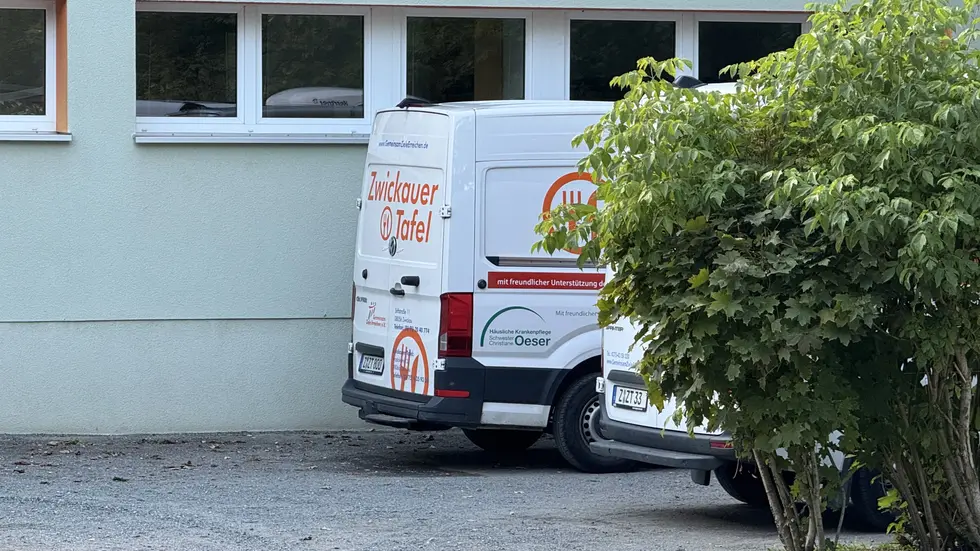 Feierabend am Dienstag - ansonsten ist die Ausgabestelle in Eckersbach zu den gewohnten Zeiten geöffnet bzw. das Team auf Achse. 