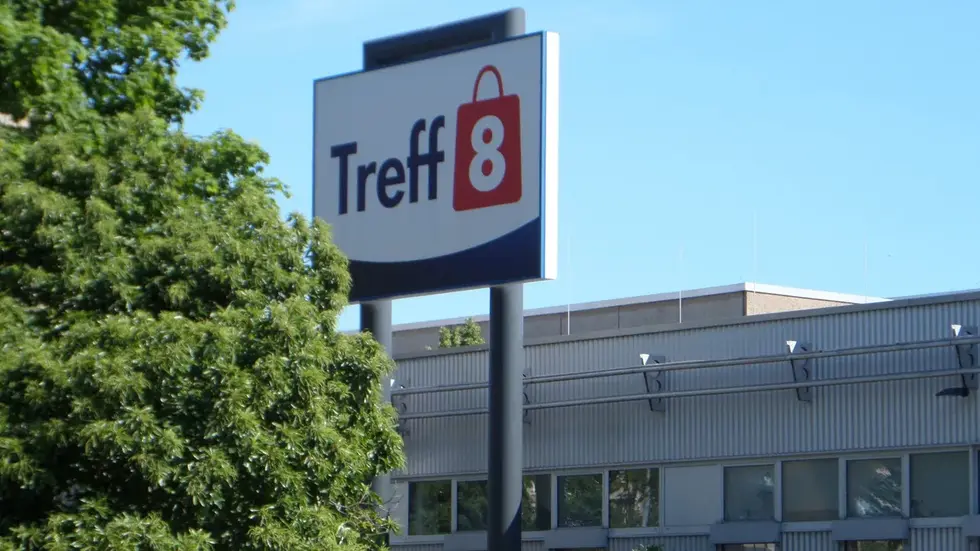 Gewerbetreibende und Einwohner befürchten durch das neue Nahversogungszentrum Leerstand im nahen „Treff-8-Center“ oder im Lausitz-Center. Gewerbetreibende und Einwohner befürchten durch das neue Nahversogungszentrum Leerstand im nahen „Treff-8-Center“ oder im Lausitz-Center.