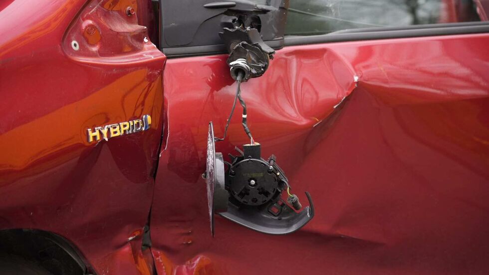 Der demolierte Wagen.