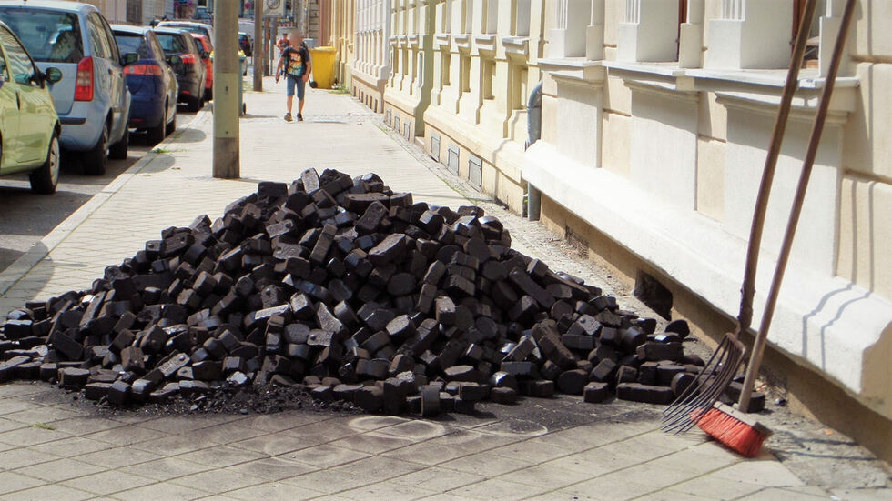 Brikettlieferung für einen Mieter der Jauernicker Straße in Görlitz