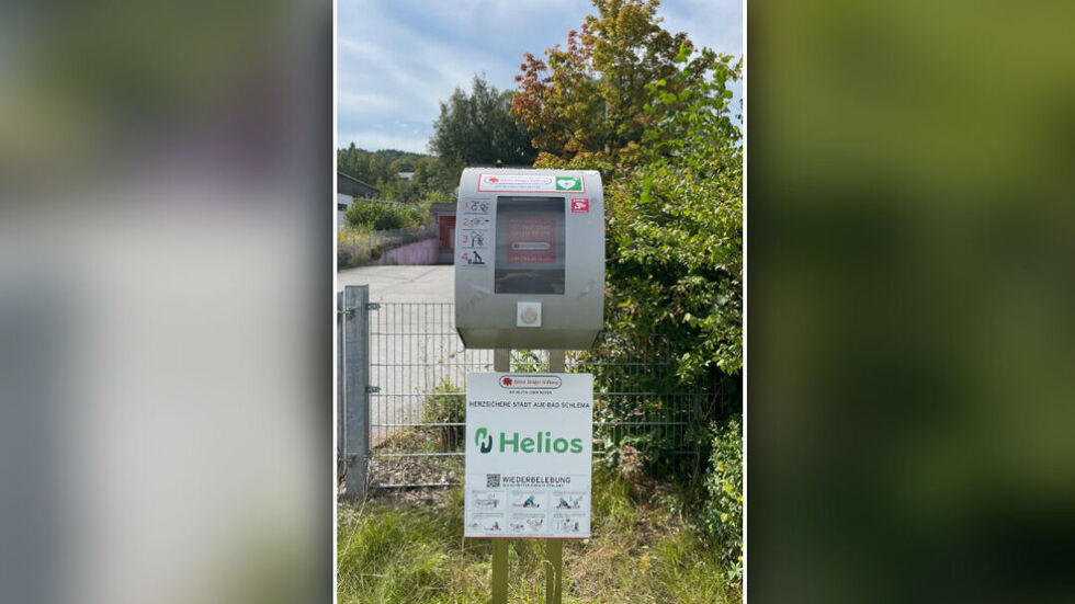 30 Stück dieser Defibrillatoren sind in Aue-Bad Schlema aufgestellt. 30 Stück dieser Defibrillatoren sind in Aue-Bad Schlema aufgestellt.