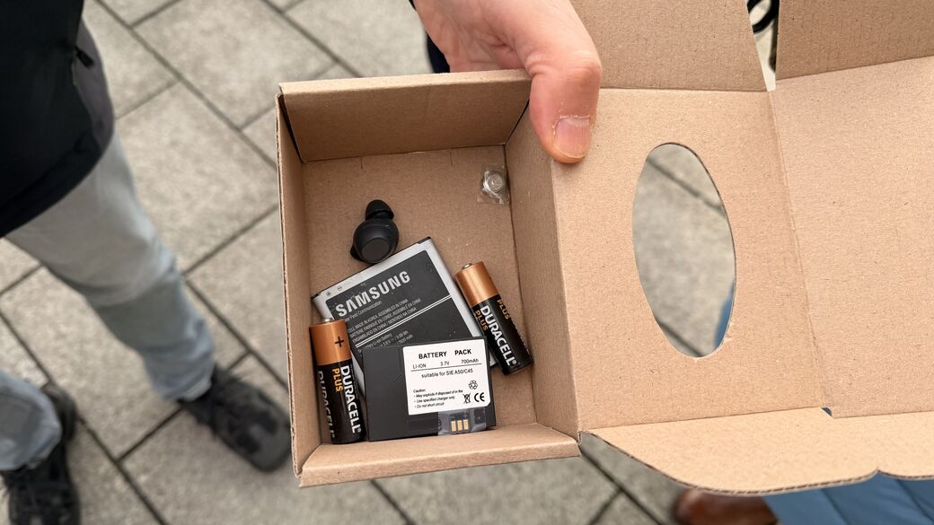 Schon kleinste Akkus können Großbrände verursachen