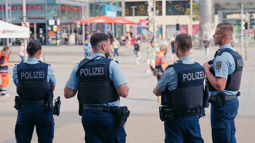 Im Moment versucht die Polizei mit Präsenz dem Kriminalitätsschwerpunkt am Hauptbahnhof Herr zu werden