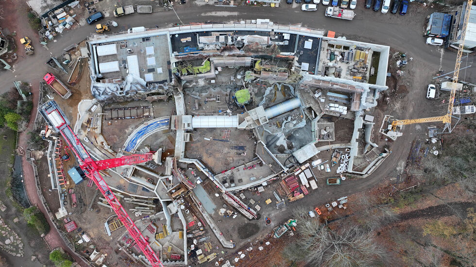 Noch ist es ein ganz schönes Durcheinander: Blick auf die Baustelle von der neuen Erlebniswelt Feuerland im Zoo Leipzig.