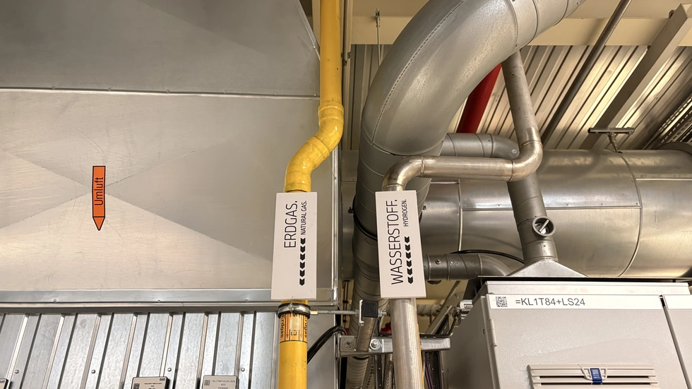 Bisher wird in den bivalenten Brennern Erdgas und Wasserstoff verbrannt. Bisher wird in den bivalenten Brennern Erdgas und Wasserstoff verbrannt.