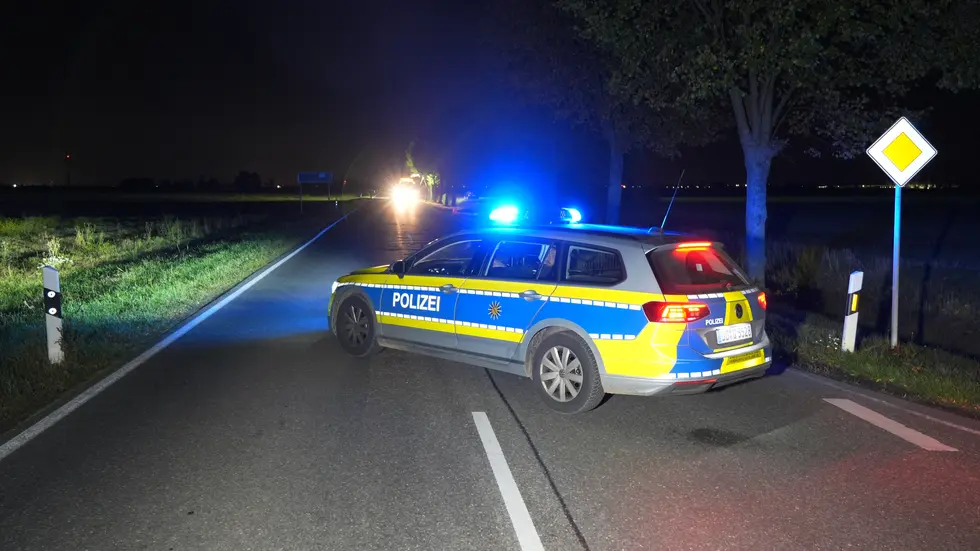 Die Polizei sperrte die Straße.