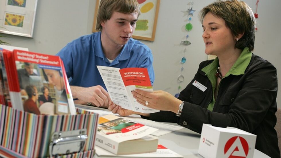 Wer noch keinen Ausbildungsplatz hat, kann sich von der Jugendberufsagentur beraten lassen.