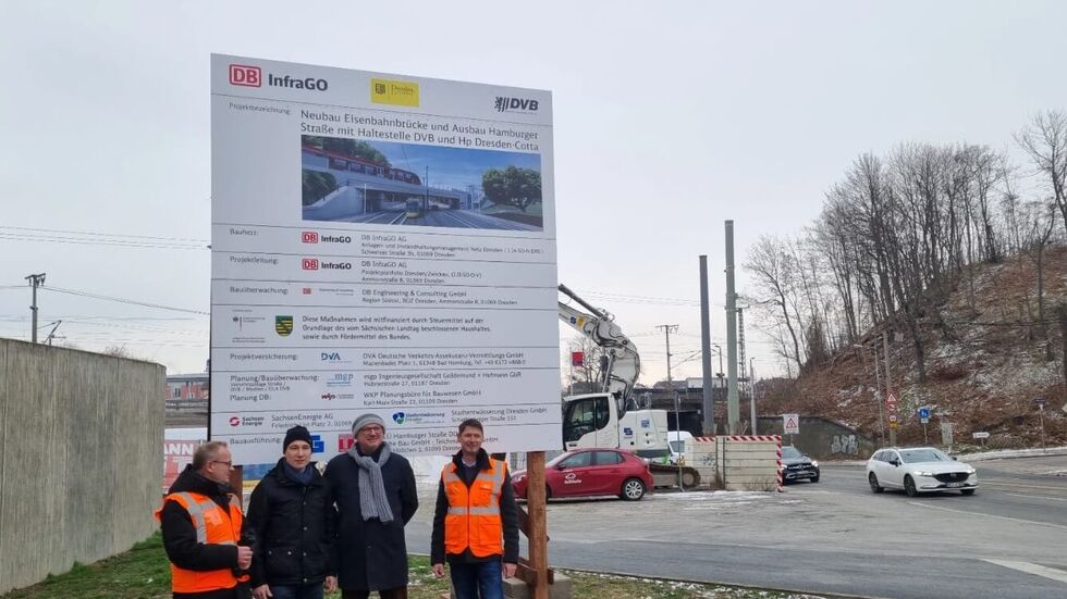 Projektleiter der DB Ullrich Mölke und Baubürgermeister Stephan Kühn (links) haben am Donnerstag die Planungen für das Großbauprojekt vorgestellt