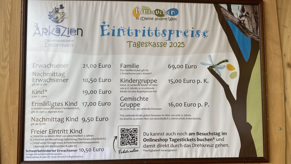 Wichtig zu wissen ... Mitgebrachte Getränke und Essen dürfen mit reingenommen werden.