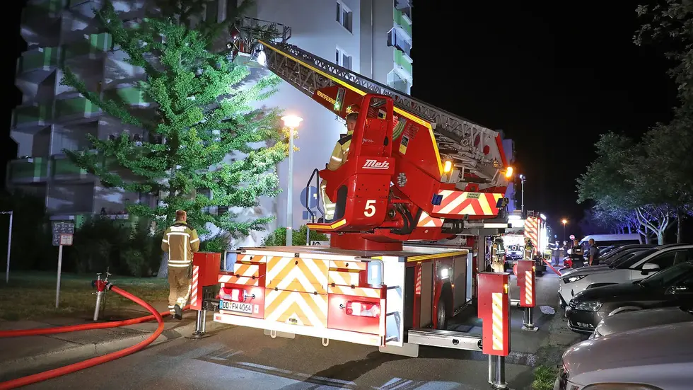 Laut unserem Reporter brach das Feuer gegen 01:55 Uhr aus