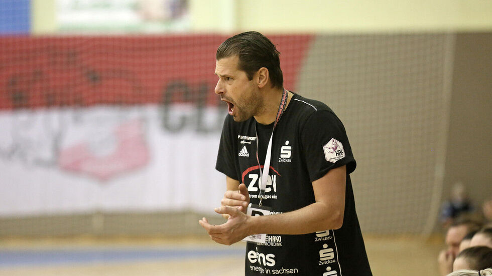 Trainer Norman Rentsch glaubt weiter fest an den Klassenerhalt. 