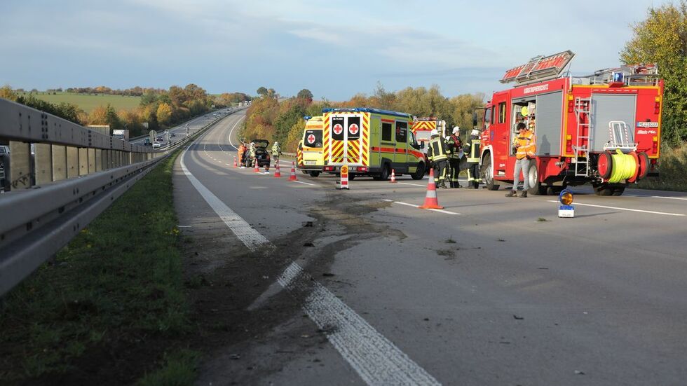 Die A4 war zum Mittwochvormittag zunächst komplett dicht.