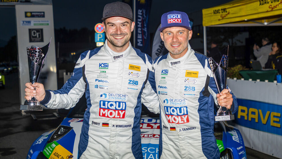 Julius Tannert (l.) und sein Beifahrer Pirmin Winklhofer waren mit dem Ergebnis am Stemweder Berg zufrieden.